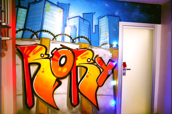 rory bedroom graffiti letters